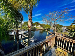 Waterfront home with direct Gulf access, El Logrado